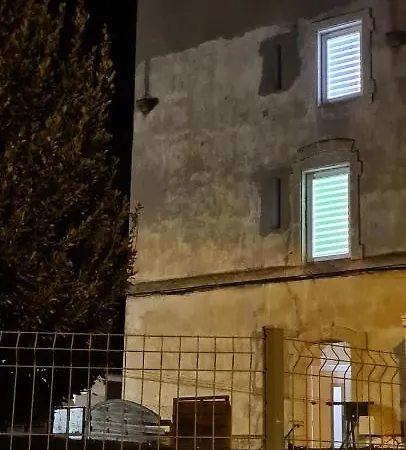 Knut-home Luxembourg Nocleg ze śniadaniem 3*